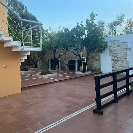 Casal Mastro E Con Piscina Holiday home